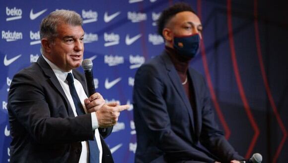 Aubameyang fue presentado por Laporta como nuevo jugador del Barcelona. (Foto: Diario As)