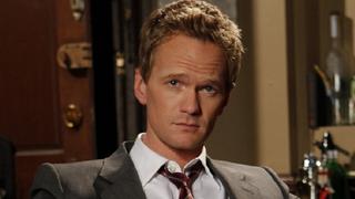 “How I Met Your Mother”: 10 cosas sobre Barney Stinson que no tienen sentido