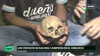 ¡Se volvió loco! Hincha de Racing desenterró cadáver de su abuelo para festejar campeonato [VIDEO]