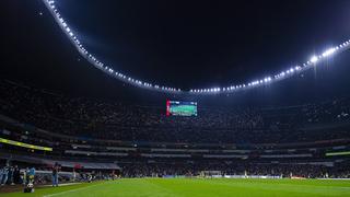 Ante la llegada de Ómicron: presidente de Liga MX analiza posible cierre de los estadios
