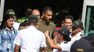 Paolo Guerrero llegó a Lima: "Mi mamá es muy protectora, pero están pasando cosas raras"