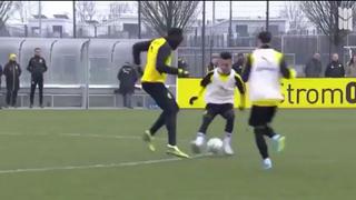 ¡Lo dejó en ridículo! Usain Bolt sorprendió con un 'caño' en los entrenamientos de Borussia Dortmund