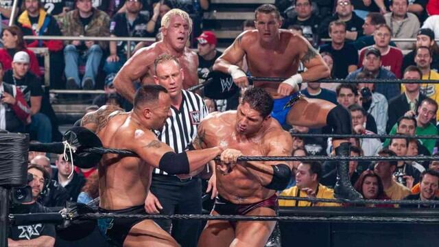Evolution, el equipo de Randy Orton, venció a The Rock y Mick Foley. (Foto: WWE)