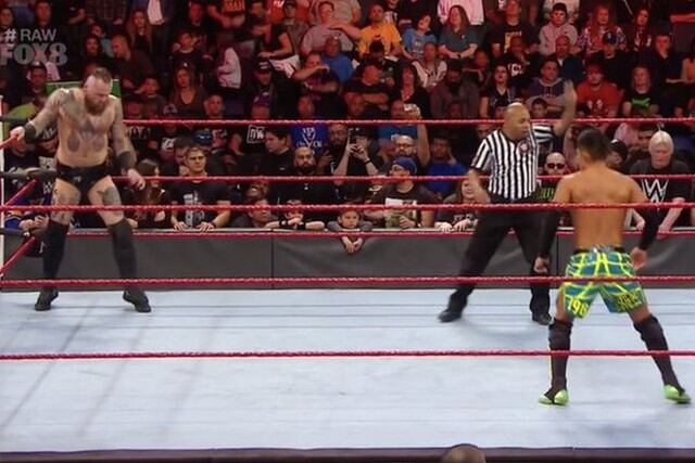 Aleister Black venció a Akira Tozawa. (Foto: WWE)