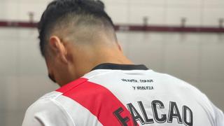Cánticos, emoción y expectativa: Radamel Falcao fue presentado en Rayo Vallecano