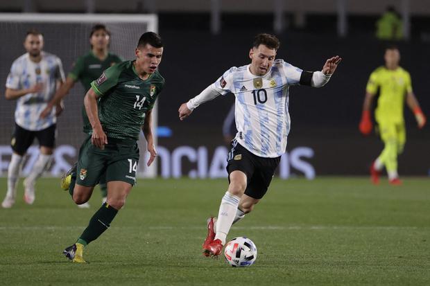 A qué hora juega Argentina vs Bolivia por Eliminatorias 2026 | Foto: AFP