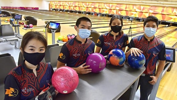 Sophie Oshiro, Mitsuhide Higashionna, María José Belleza Rojas y Frank de la Sotta son nuestros representantes en Bowling. (Foto: Legado)