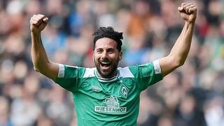 Claudio Pizarro llegó a las 100 victorias con Werder Bremen y así lo saludó el club 