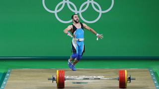 Río 2016: pesista kazajo rompió récord mundial y festejó con insólito baile