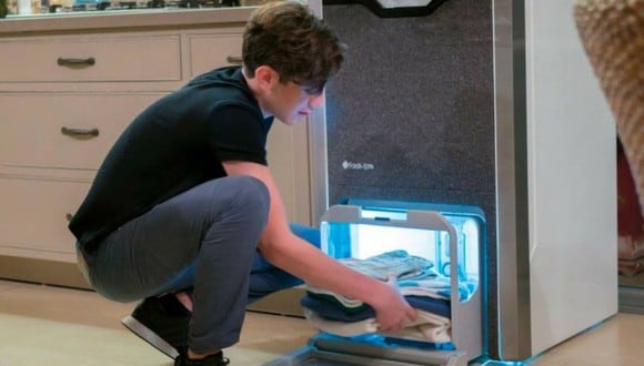 Crean robot que plancha y dobla ropa ¡en solo 4 segundos!