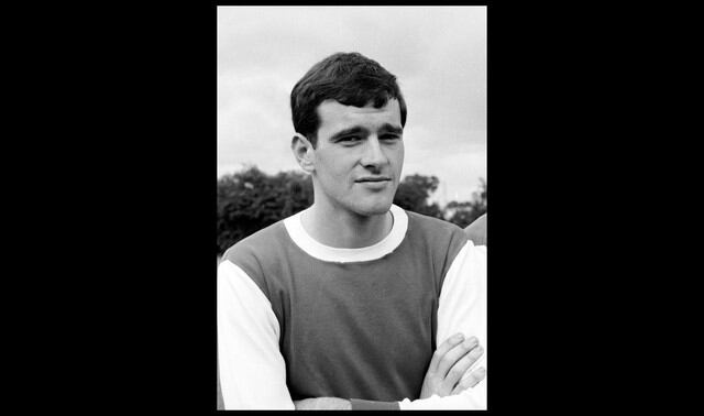 Peter Storey: en 1979, el legendario delantero fue encarcelado por dirigir un burdel, sólo para ser liberado después y regresar a la cárcel por falsificar monedas de oro. (The Sun)