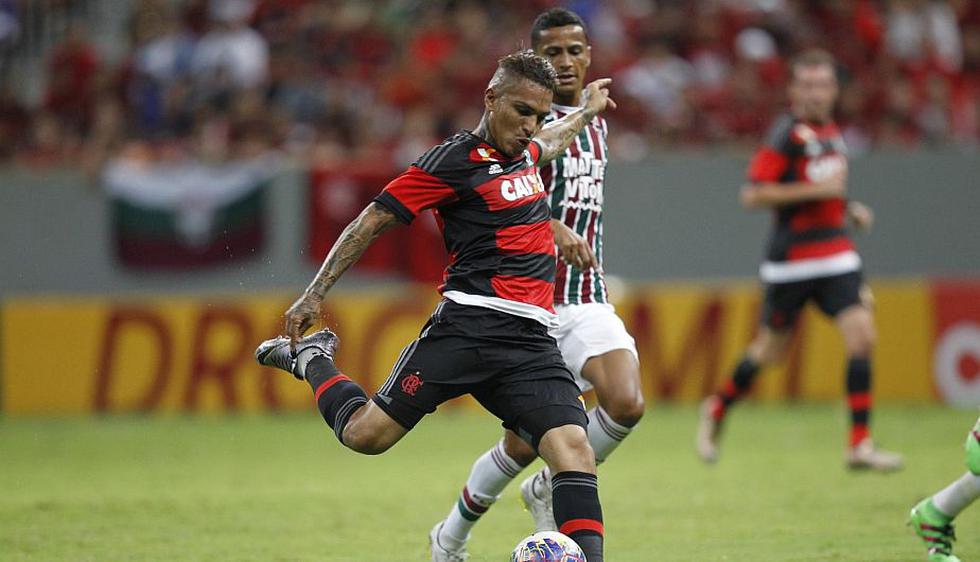 Paolo Guerrero le marcó ayer al Fluminense por el Torneo Carioca (Getty Images).