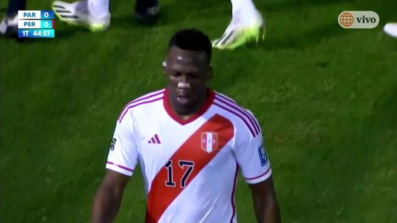 Tarjeta roja a Luis Advíncula en el duelo entre Perú vs. Paraguay. (Video: América TV)