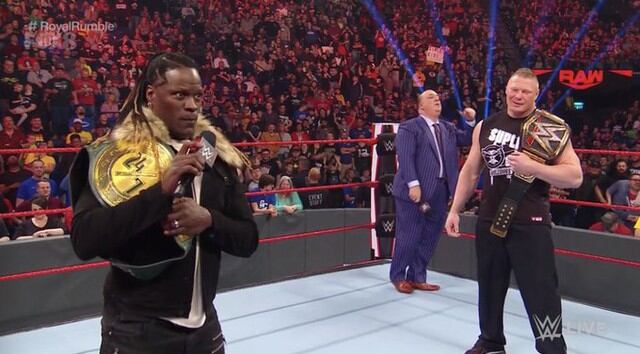 Brock Lesnar le aplicó un F5 a R-Truth. (Foto: WWE)