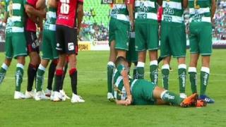 Todo vale: la inusual forma de jugador de Santos Laguna para evitar gol de tiro libre [VIDEO]