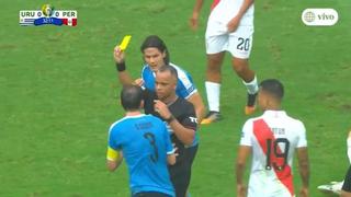 Le pudo costar la expulsión: la fuerte entrada de Diego Godín a Paolo Guerrero en el Perú vs. Uruguay [VIDEO]