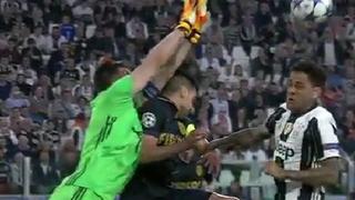 ¿Era penal? Dudosa falta de Buffon a Falcao en el Juventus-AS Mónaco [VIDEO]
