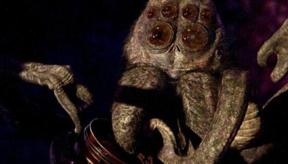Hanus es una araña alienígena que aparece en la película "Spaceman" (Foto: Netflix)