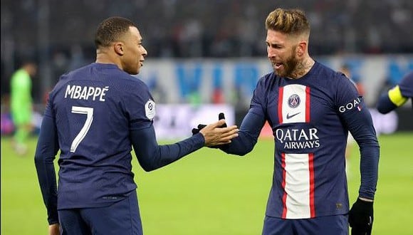 Sergio Ramos y Kylian Mbappé juegan juntos en el PSG desde mediados de 2021. (Foto: Getty Images)