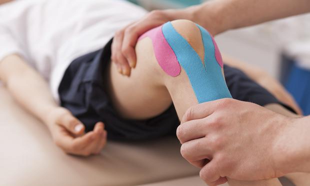 Esta lesión se presenta usualmente en la rodilla. (Foto: iStock)