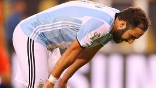 Gonzalo Higuaín: tres finales, tres goles perdidos (VIDEO)