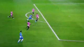 Árbitro que no cobró increíble gol de Messi al Valencia ahora pitó penal que no era [VIDEO]