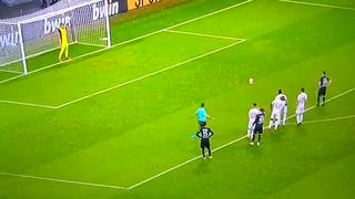 Desde el punto penal: Santos Borré puso el 1-0 en el Frankfurt vs. Olympiacos  [VIDEO]