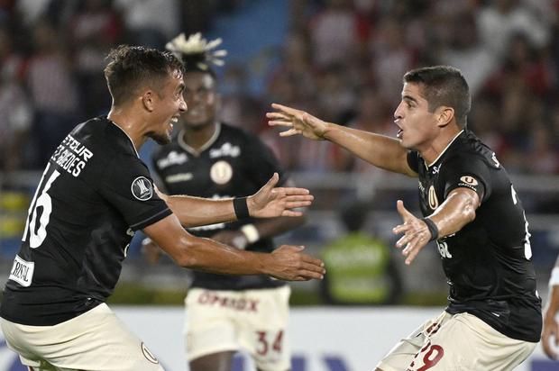 Universitario sacó un valioso empate de 1-1 en Barranquilla ante Junior y una victoria en casa ante LDU. (Photo by Luis ACOSTA / AFP)