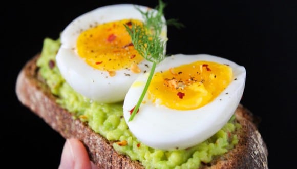Unas avocado toast son una gran plan para un desayuno saludable. (Foto:  Trang Doan  / Pexels)