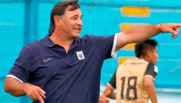 Carlos Bustos es entrenador de Alianza Lima desde inicios de 2021. (Foto: Liga 1)
