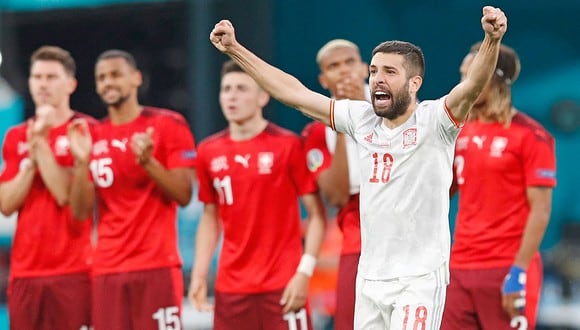 España clasificó a la semifinal de la Eurocopa tras vencer 3-1 por penales a Suiza en San Petersburgo. (Foto: AFP)