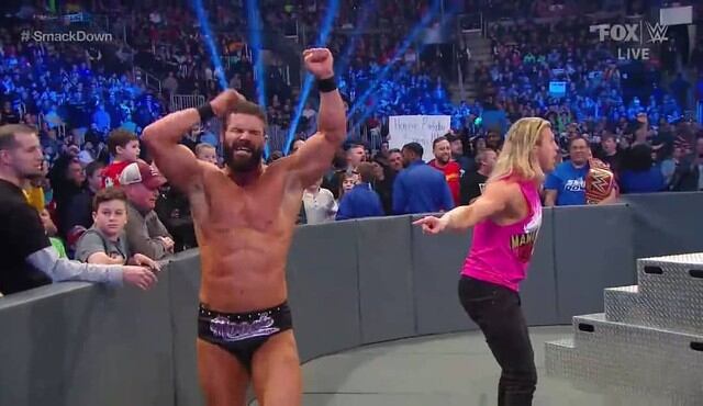 Robert Roode (con Dolph Ziggler) derrotó a Kofi Kingston (con Big E, quien fue expulsado por el árbitro). (Foto: WWE)