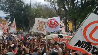 Locales donde van: el impresionante banderazo de la hinchada de Universitario en Huánuco