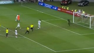 Abreu quiso imitar penal indirecto de Messi, pero terminó en ridículo como Aponza [VIRAL]