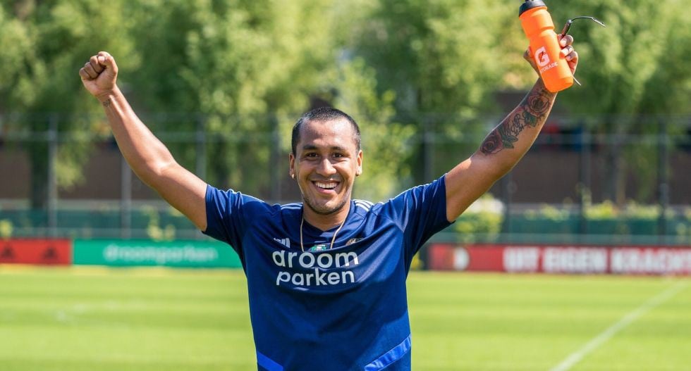 Tapia volvió a los entrenamientos en Países Bajos. (Foto: Feyenoord)