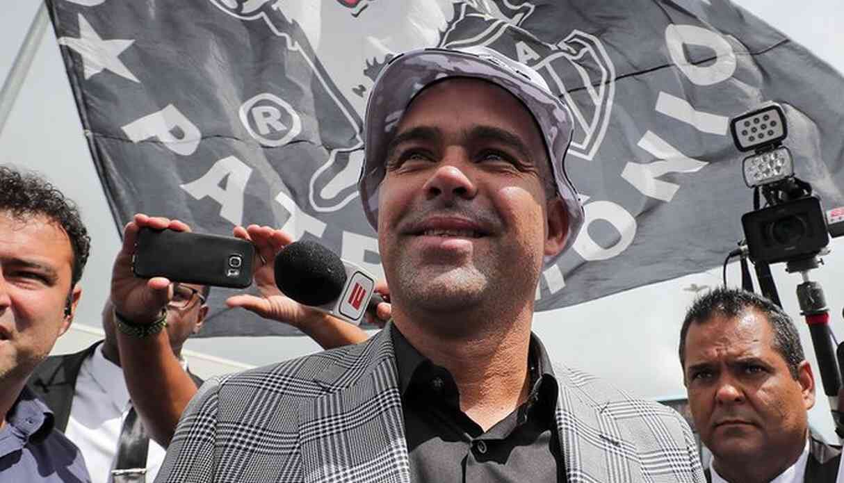 Rafael Dudamel fue recibido por un grupo de hinchas del Atlético Mineiro. (Foto: @Atletico)