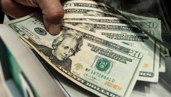 El dólar se negociaba en 20,0370 pesos en México este viernes. (Foto: GEC)
