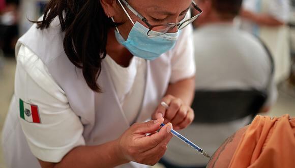 Desde el último lunes se habilitó el registro de vacunación para personas que se encuentren en este rango de edad (de 30 a 39 años) a través de la página oficial Mi Vacuna (Foto: Getty Images)