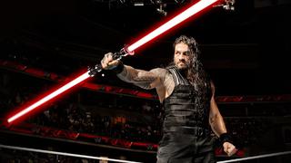 Se sumaron a la fiebre de Star Wars: luchadores de la WWE portaron espadas láser como los jedi [FOTOS]