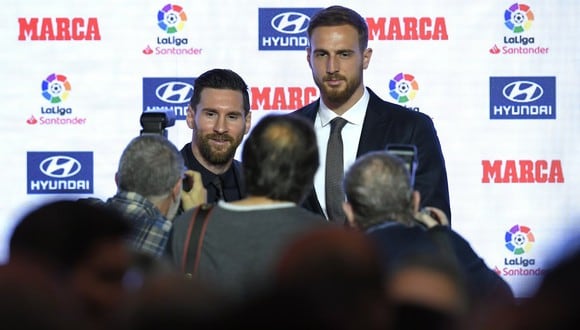 Lionel Messi y Jan Oblak volverían a recibir distinciones individuales si LaLiga Santander termina a causa de la pandemia por el COVID-19. (Foto: LLUIS GENE / AFP)