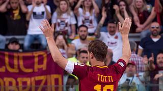 Una excepción: Totti reveló quién más podría utilizar el número '10' en la Roma tras su despedida
