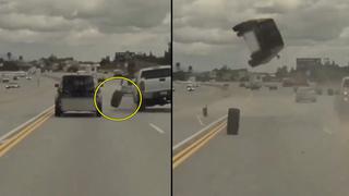 Video viral: Auto sufre terrible accidente al impactar con una llanta en la autopista 