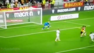Los que no se fueron a Ibiza la pasan mal: Ganago estuvo cerca de abrir el marcador para el Lens frente al PSG [VIDEO]
