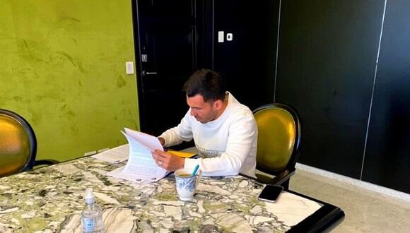 Carlos Tevez firma renovación con Boca Juniors mientras su padre se recupera de COVID-19