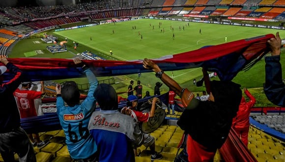 Hubo expectativa por el regreso a los estadios y entradas se agotaron de forma rápida. (Foto: AFP)