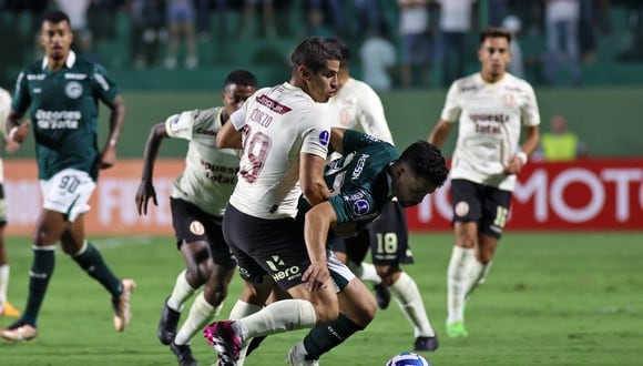 Universitario vs. Goiás en partido por la Copa Libertadores 2023. (Foto: AFP)