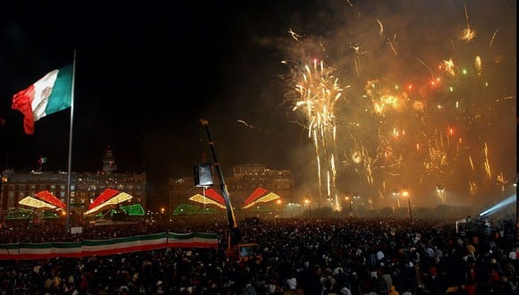 Miles de mexicanos se congregan cada año en el Zócalo de la Ciudad de México para presenciar el Grito de Independencia. (Foto referencial archivo: EFE)