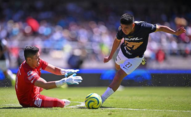 Piero Quispe no ha podido marcar goles desde su llegada a los Pumas de la UNAM. (Foto: AFP)