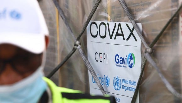 COVAX Facility eligió a Perú entre los primeros países para recibir las vacunas contra el COVID-19, vía Covax Facility, por estar listo para aplicarlas. (Foto: AFP)  (Photo by Nipah Dennis / AFP)