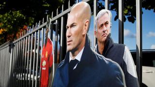 Quieren fuera a Mourinho: hinchas del Man. United colocaron gigantografía de Zidane en Old Trafford [FOTOS]